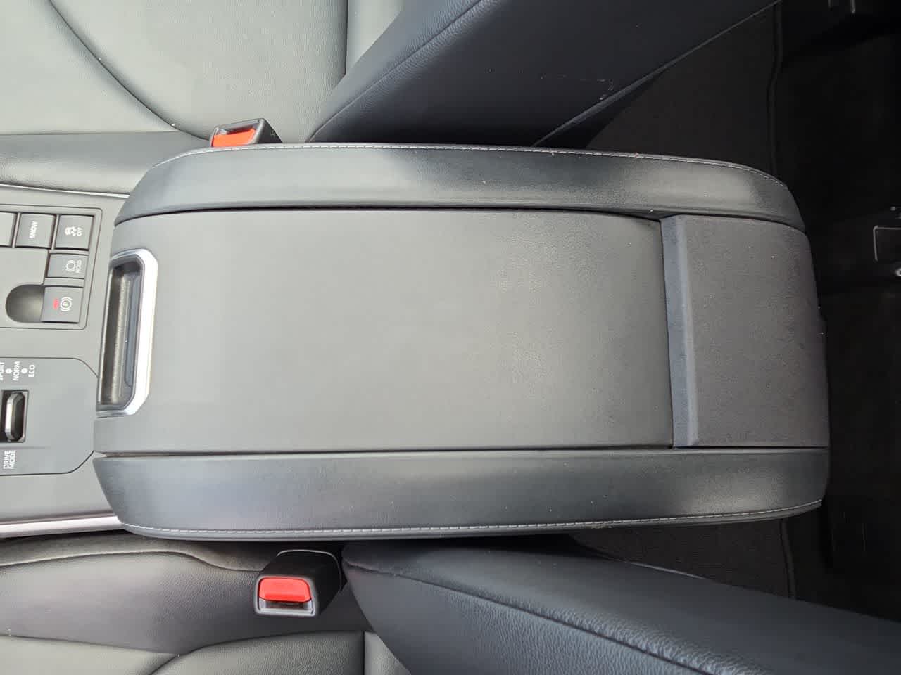 Thumbnail: 2023 Toyota Highlander - 20