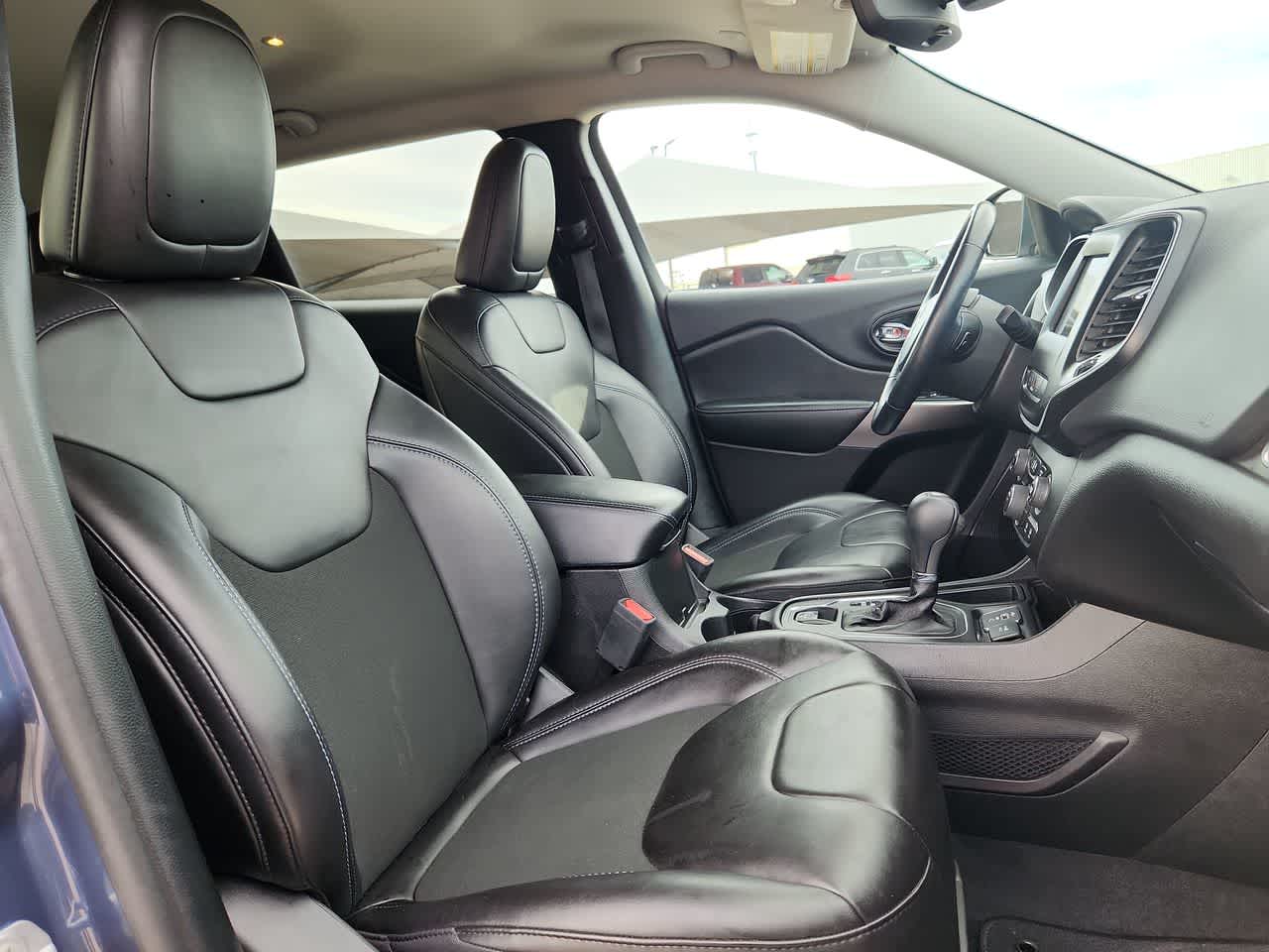 Thumbnail: 2021 Jeep Cherokee - 18