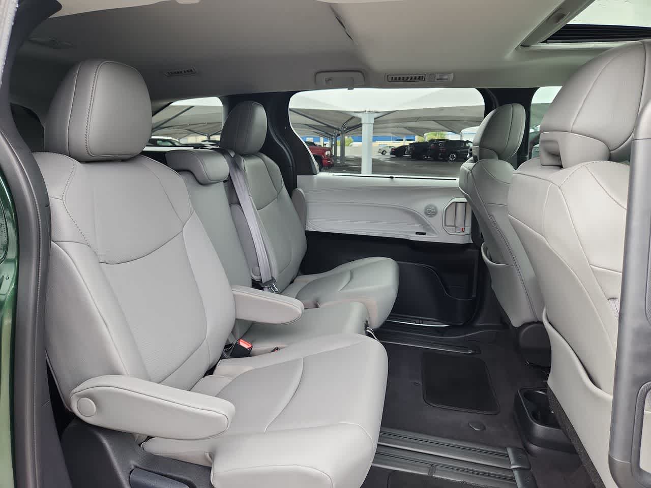 Thumbnail: 2025 Toyota Sienna - 17