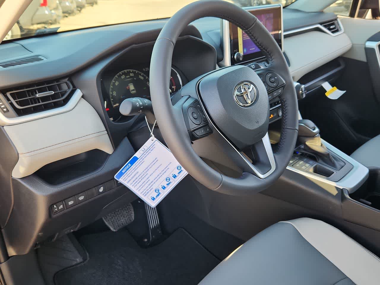 Thumbnail: 2025 Toyota RAV4 - 10