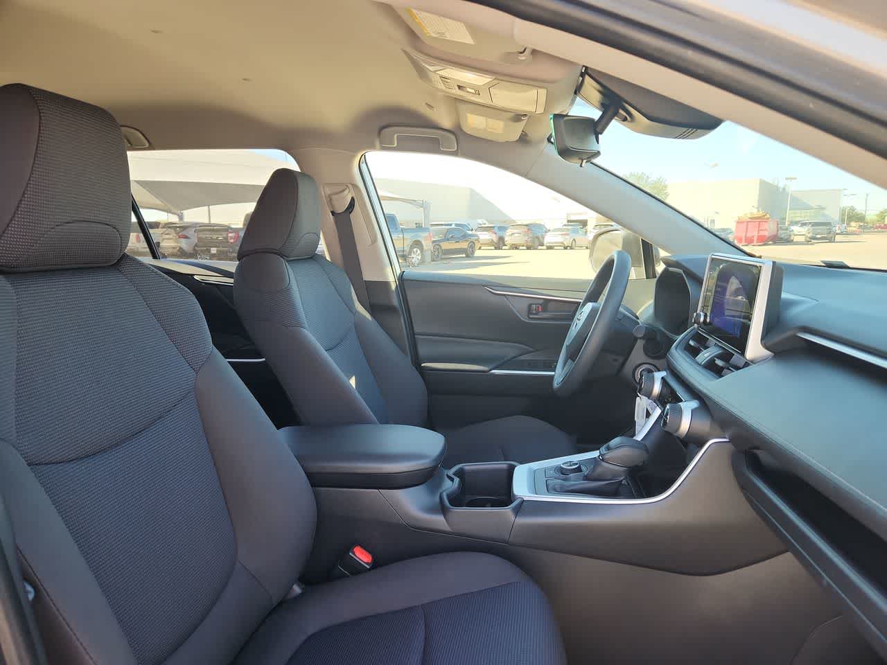 Thumbnail: 2025 Toyota RAV4 - 18