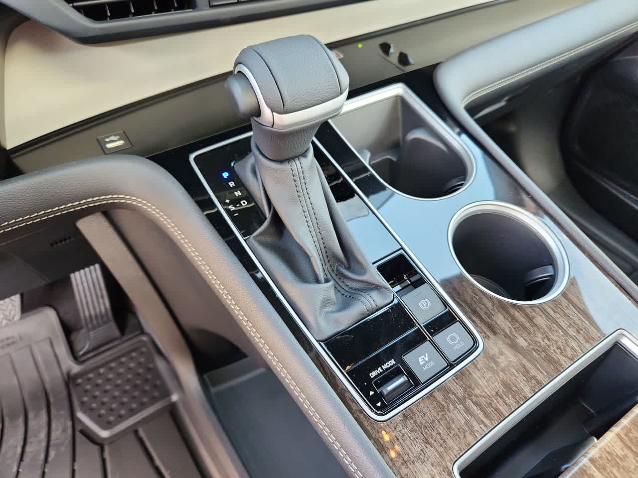 Thumbnail: 2025 Toyota Sienna - 21