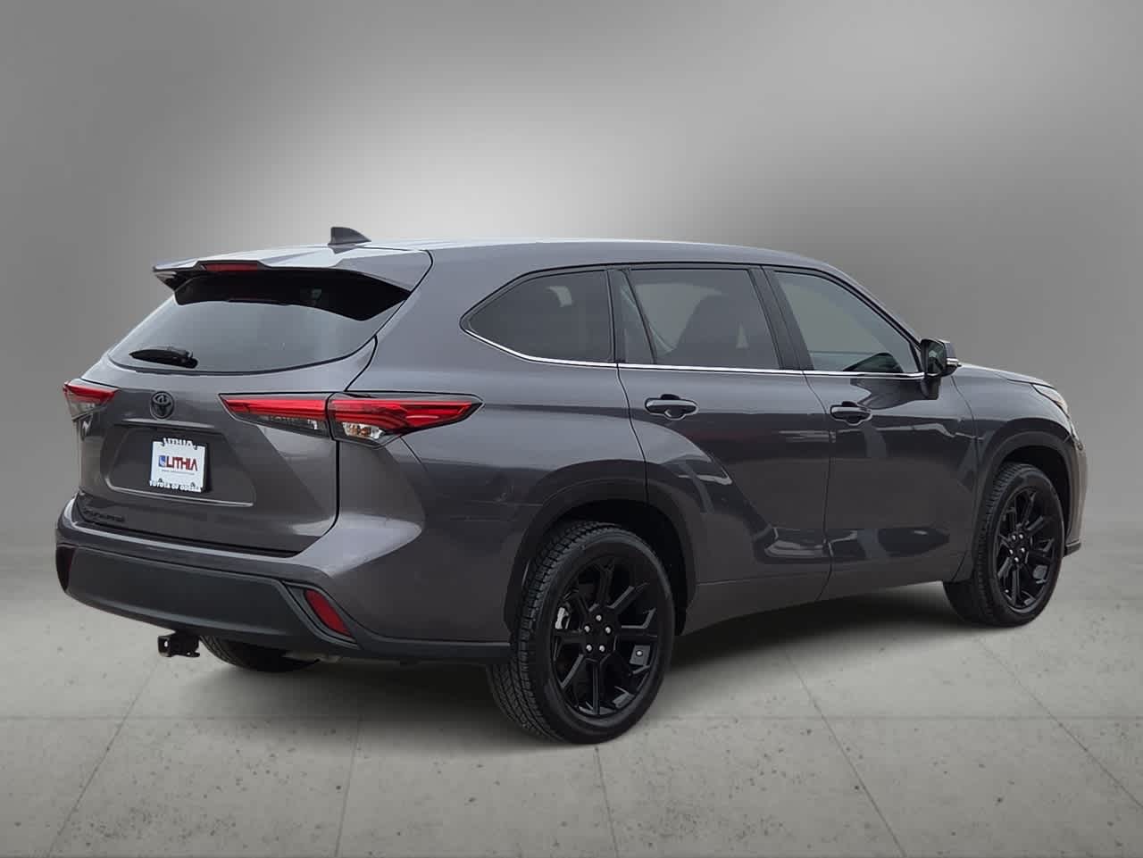 Thumbnail: 2023 Toyota Highlander - 8