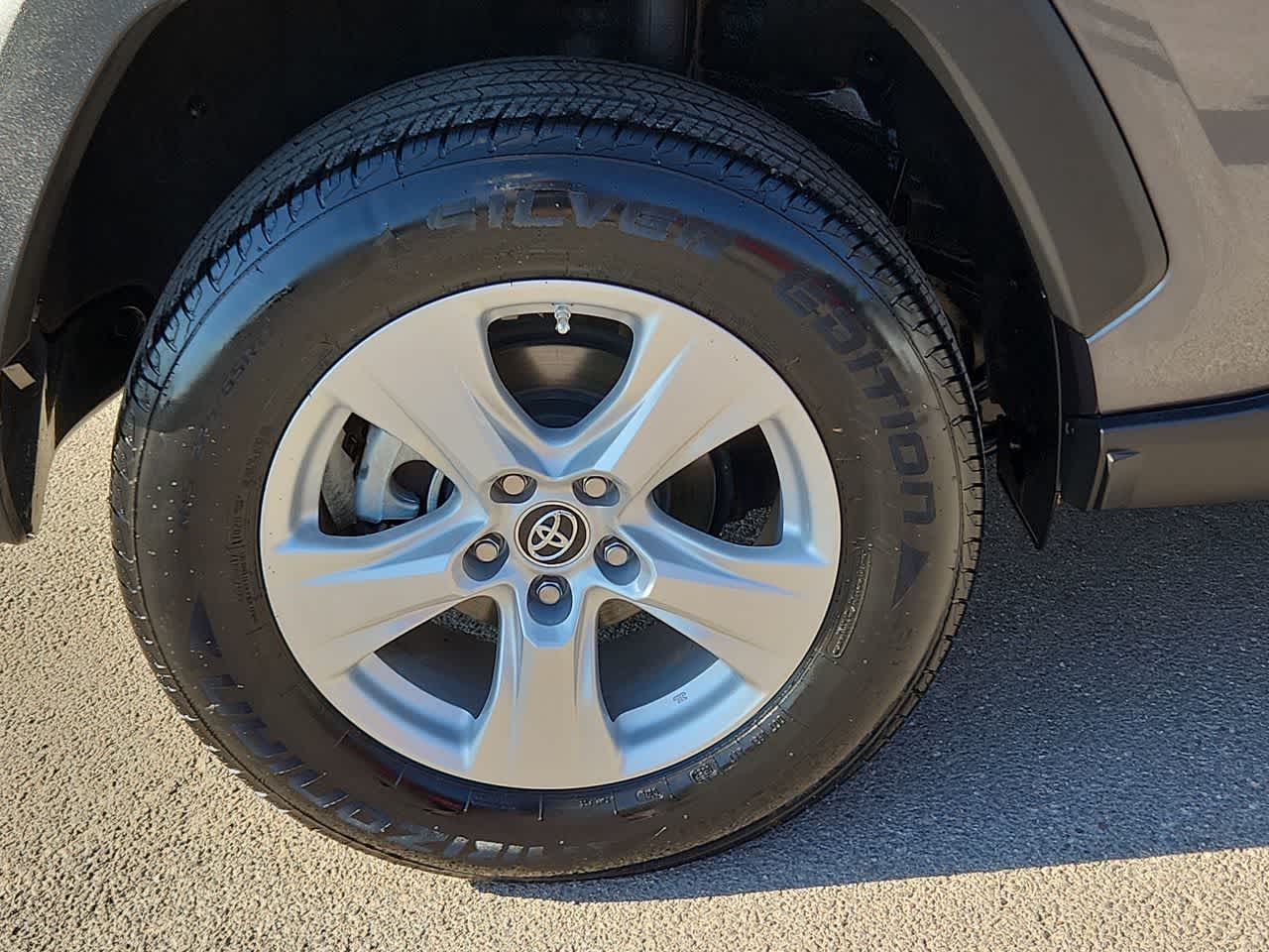 Thumbnail: 2019 Toyota RAV4 - 12