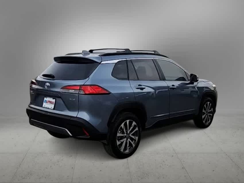 2024 Toyota Corolla Cross XLE 8
