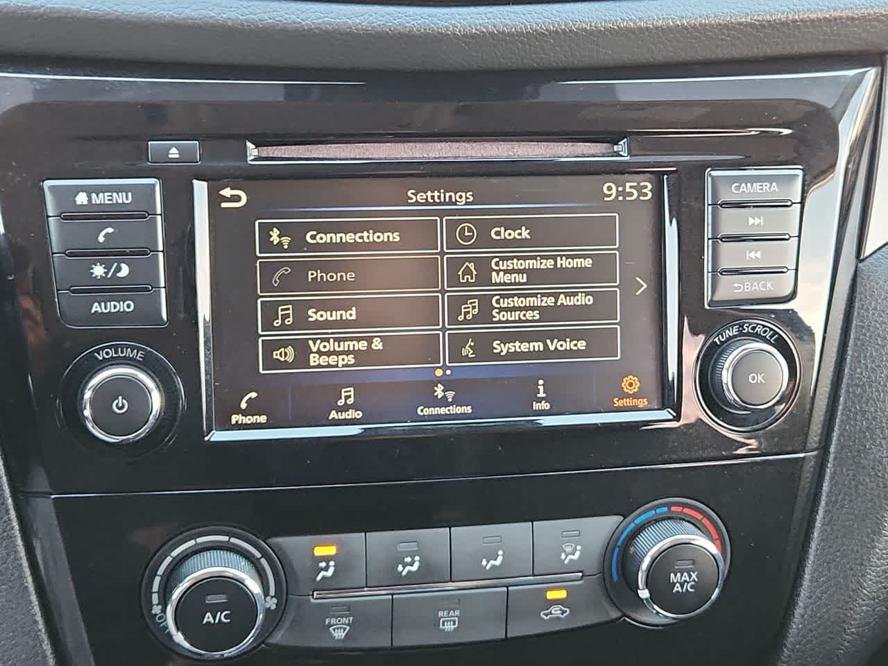 Thumbnail: 2022 Nissan Rogue Sport - 24