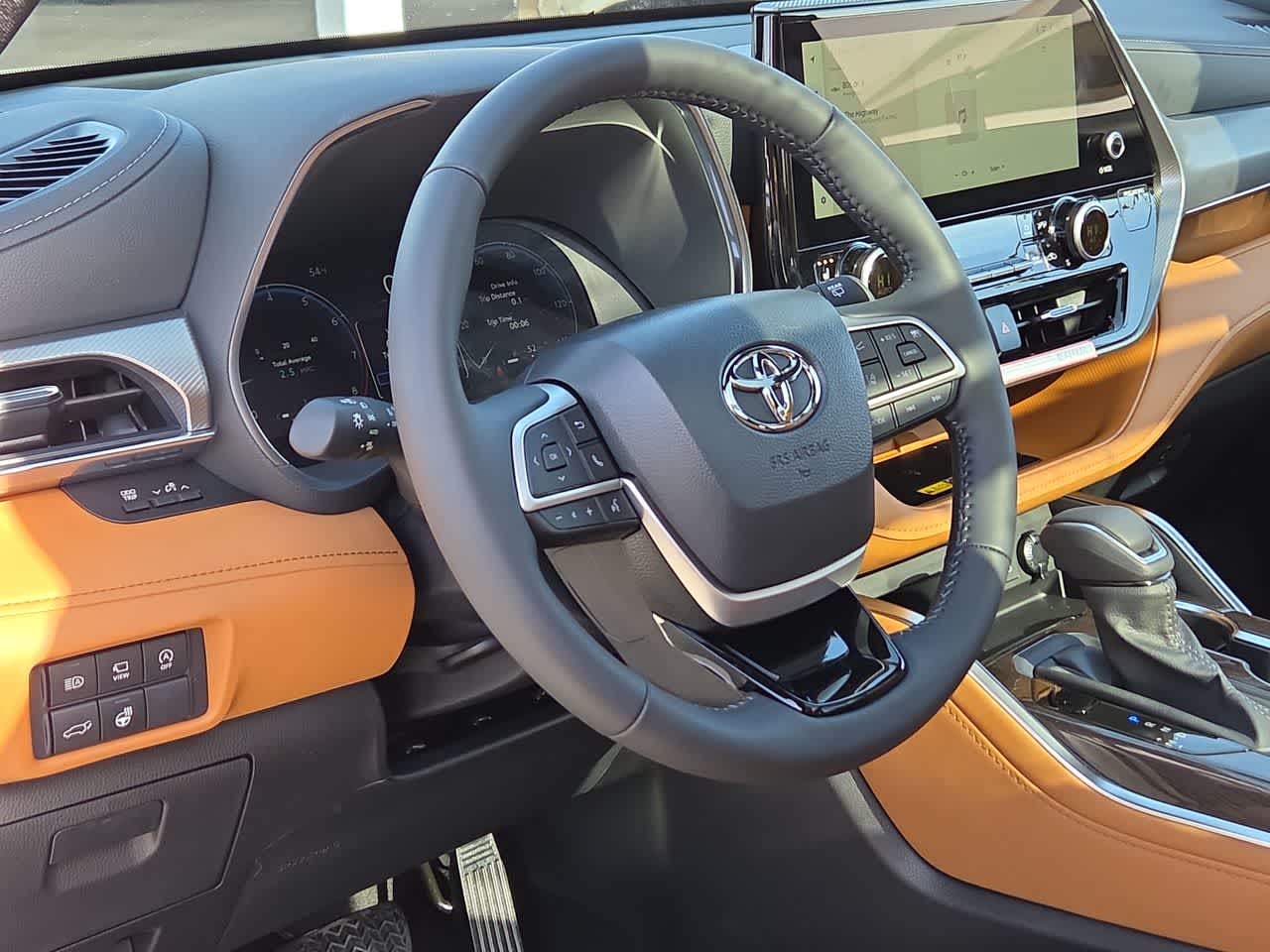 Thumbnail: 2026 Toyota Highlander - 10