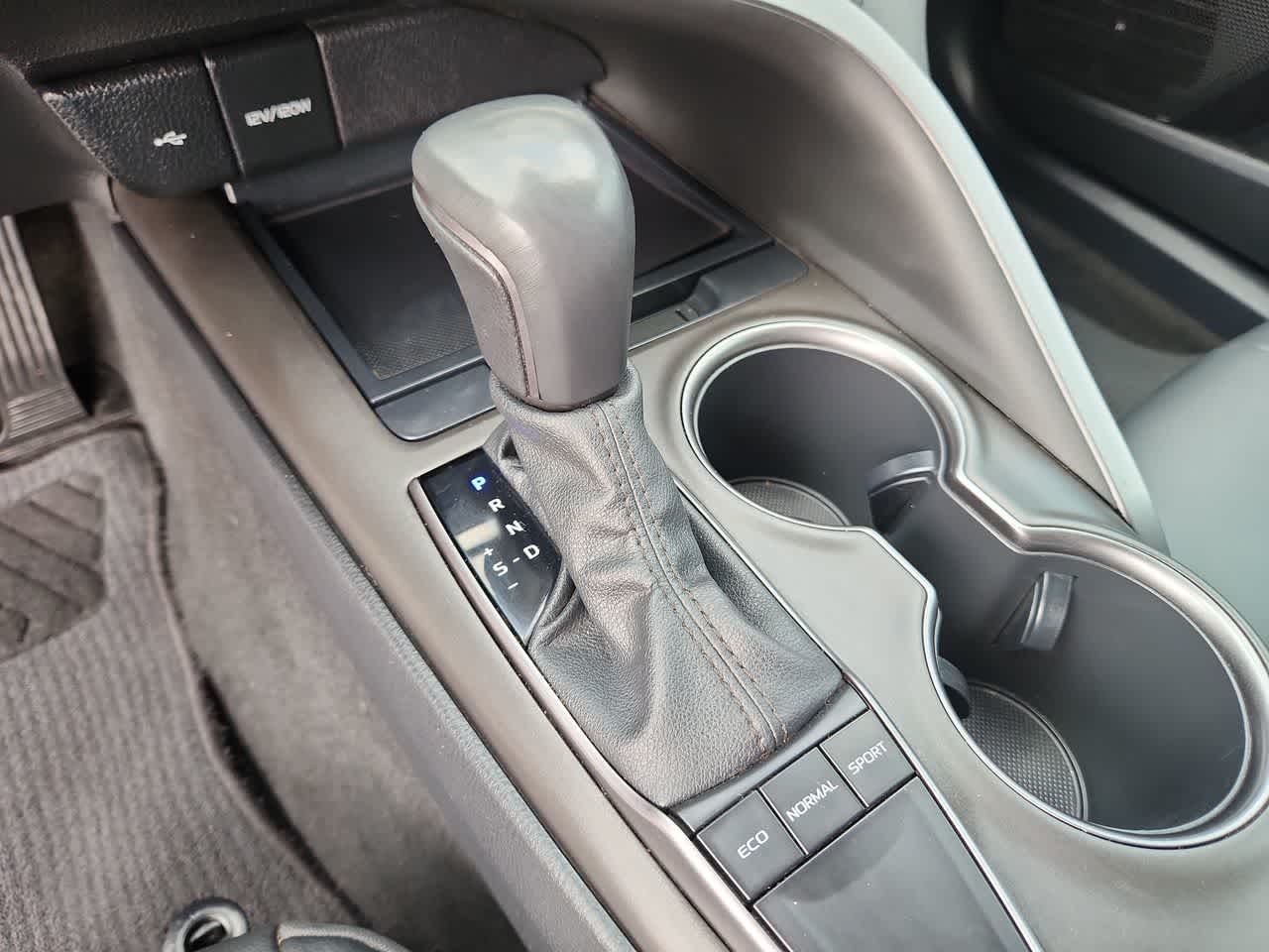 2022 Toyota Camry SE 21