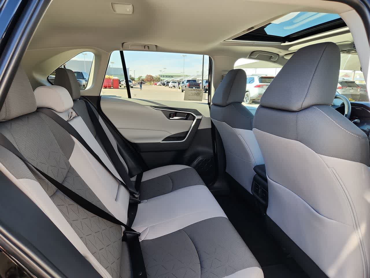 Thumbnail: 2025 Toyota RAV4 - 17