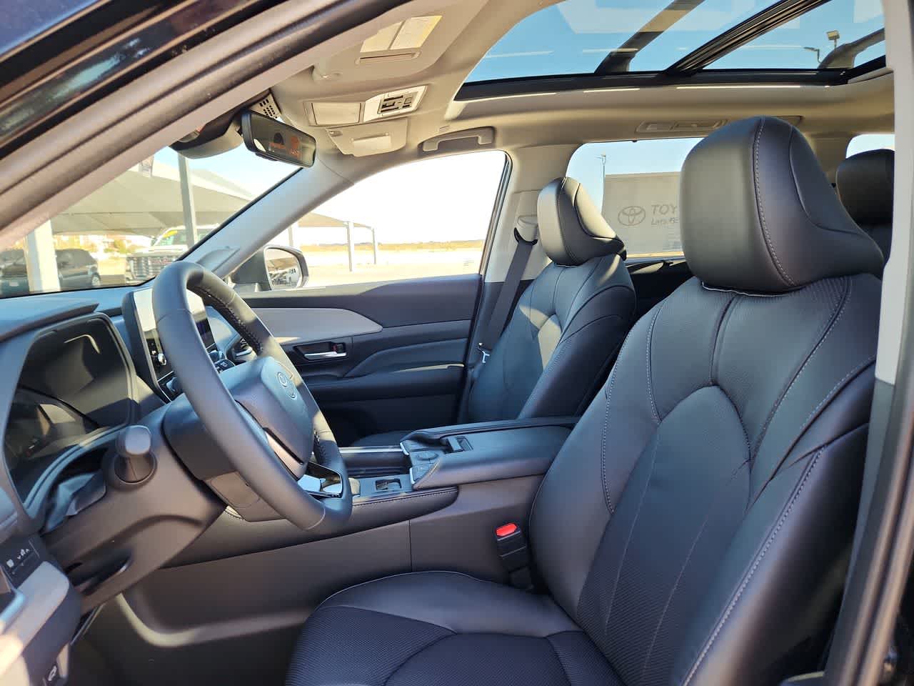 Thumbnail: 2026 Toyota Grand Highlander - 15