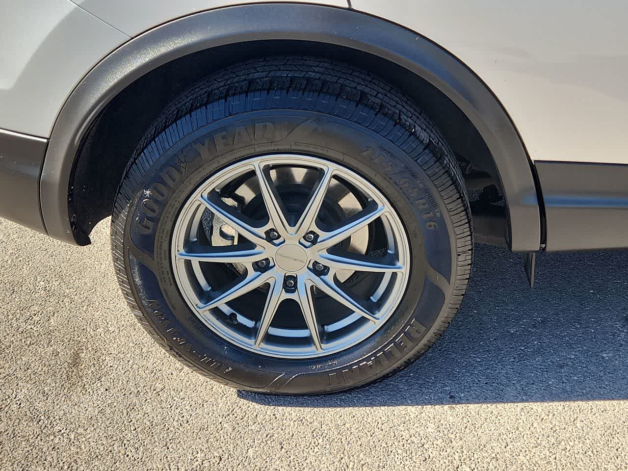 Thumbnail: 2020 Nissan Rogue Sport - 12