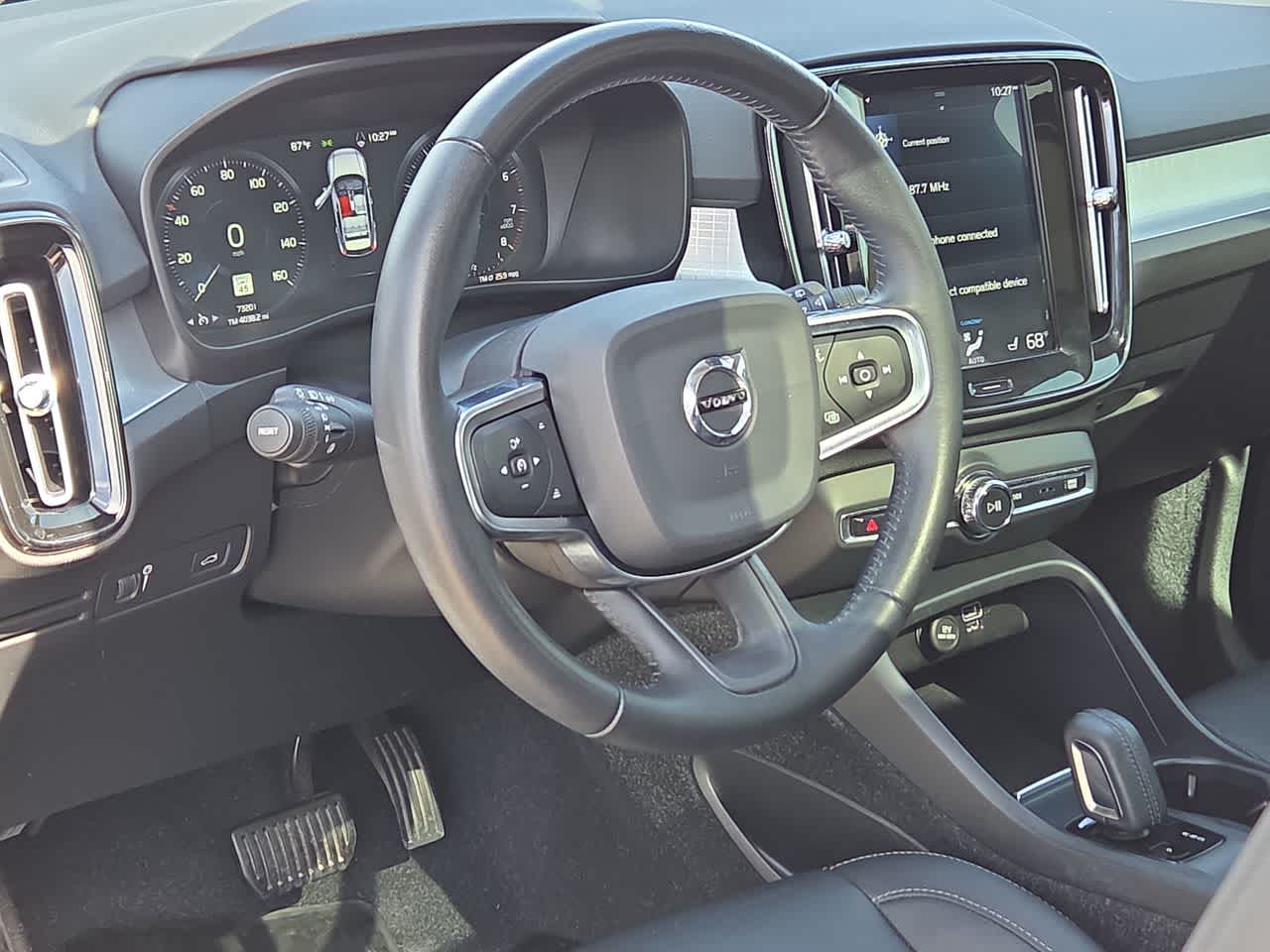 Thumbnail: 2021 Volvo XC40 - 10
