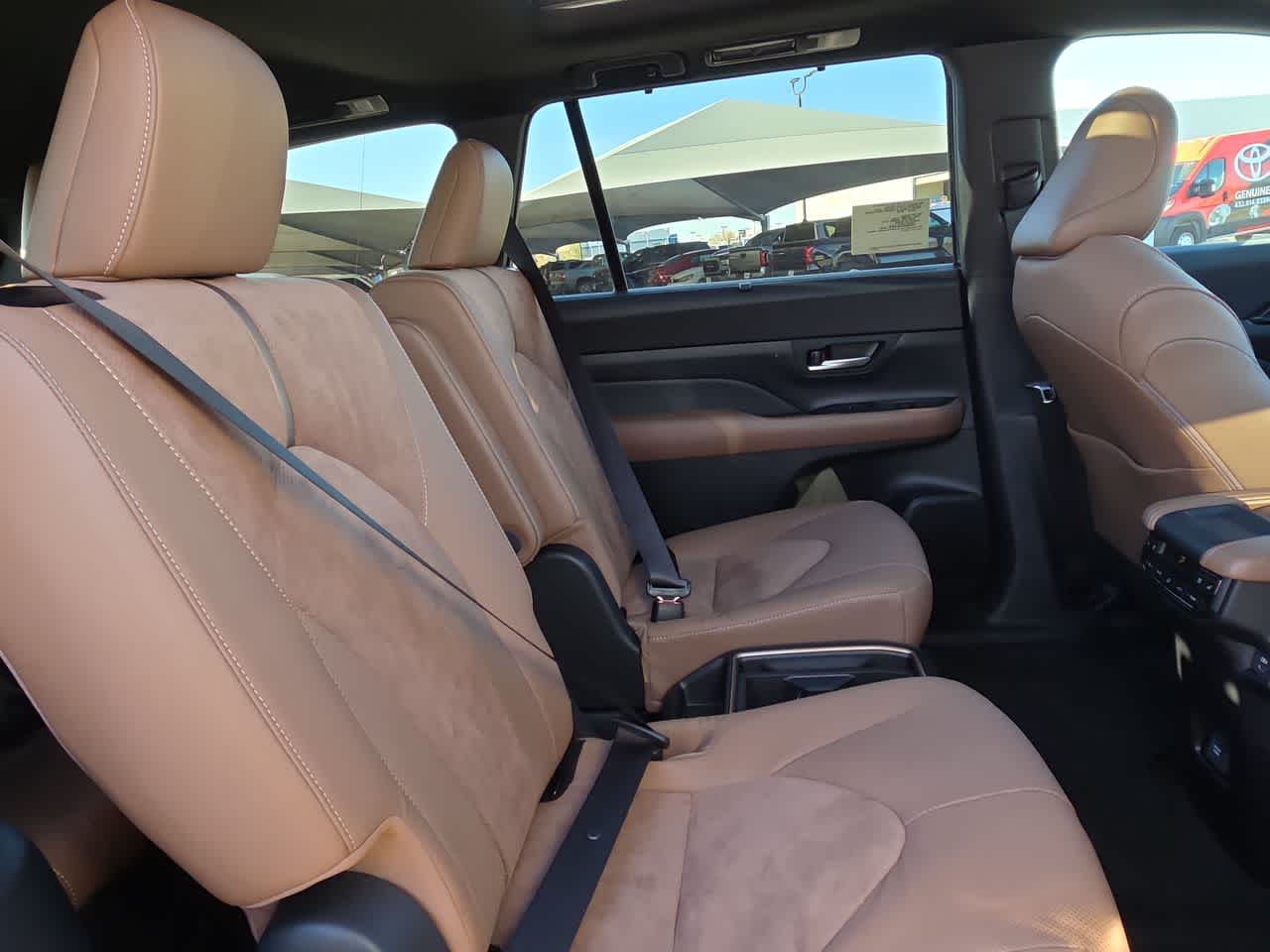 Thumbnail: 2026 Toyota Grand Highlander - 17