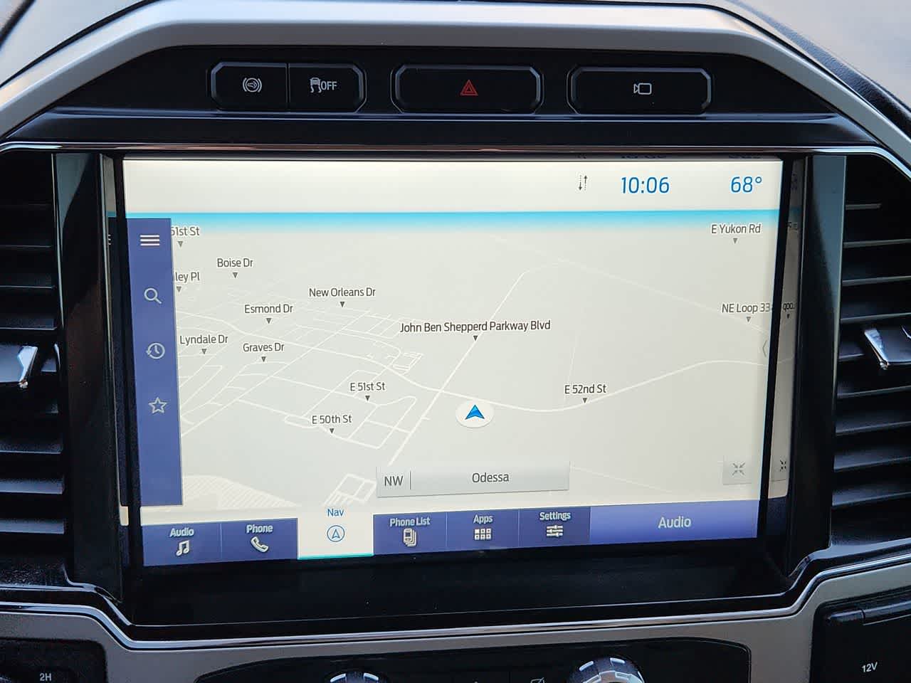 Thumbnail: 2022 Ford Econoline - 24