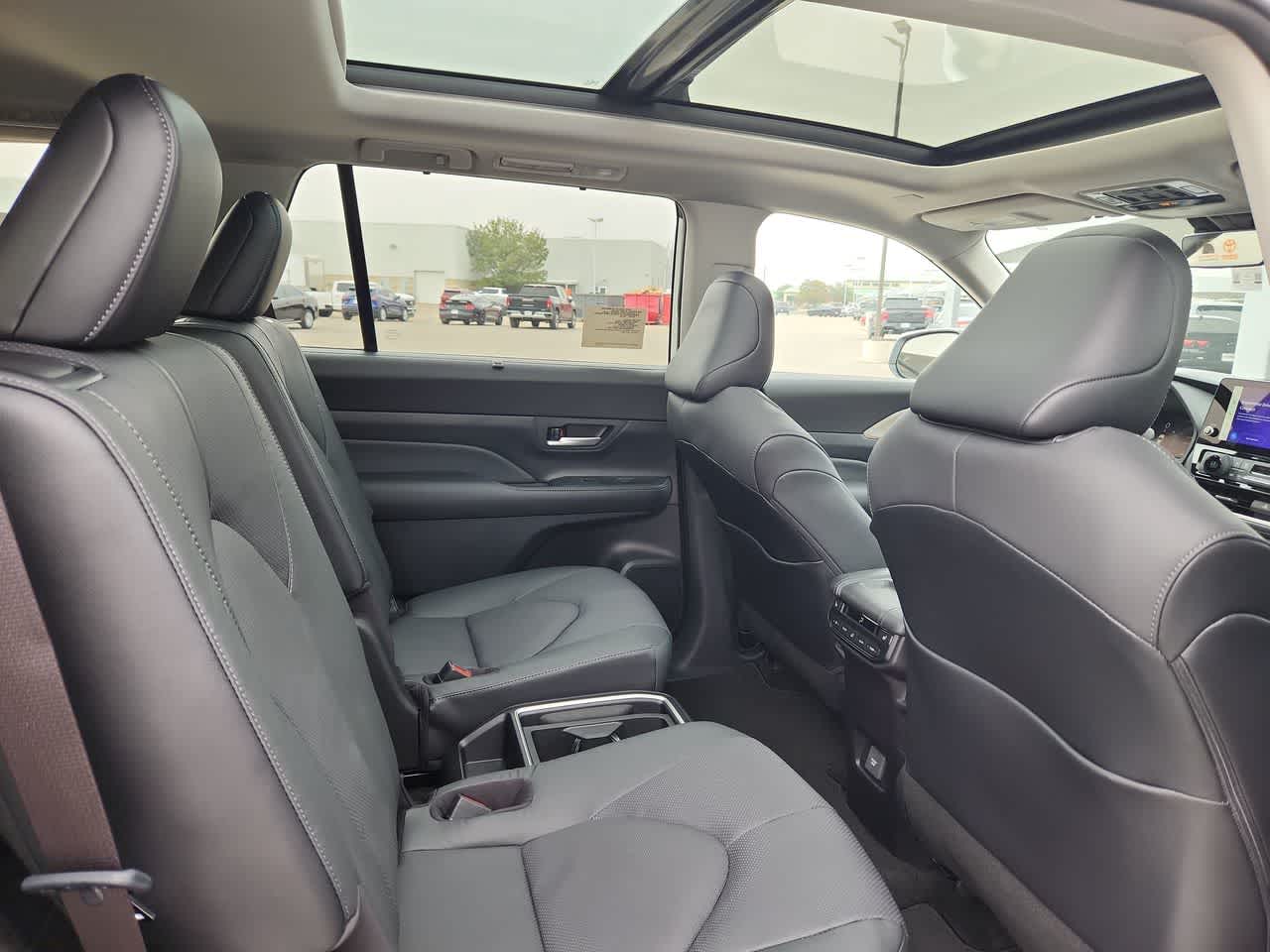 Thumbnail: 2026 Toyota Grand Highlander - 17