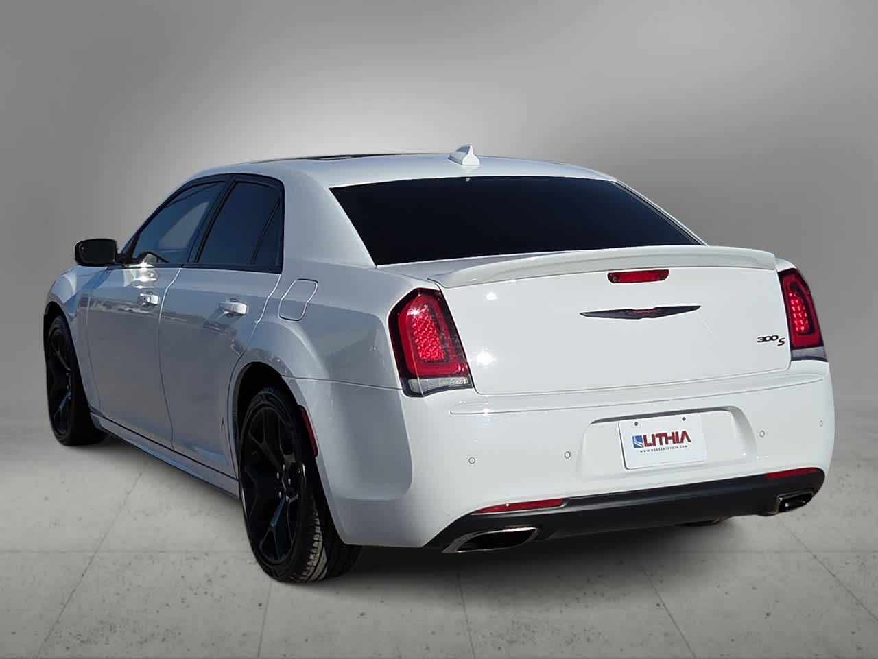 Thumbnail: 2022 Chrysler 300 - 7