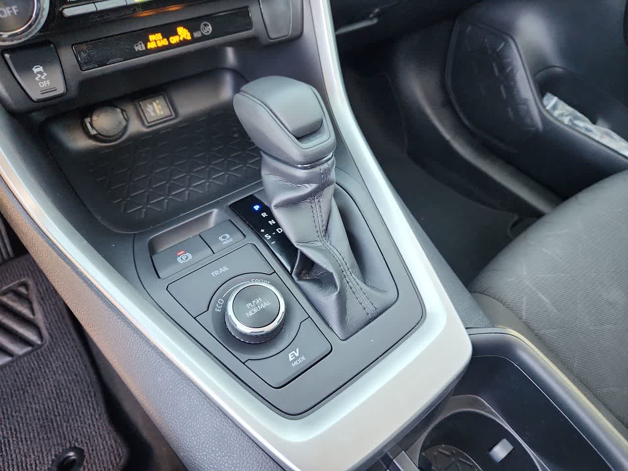 Thumbnail: 2024 Toyota RAV4 - 21