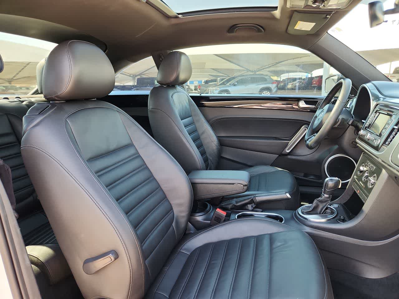 Thumbnail: 2013 Volkswagen Beetle - 18