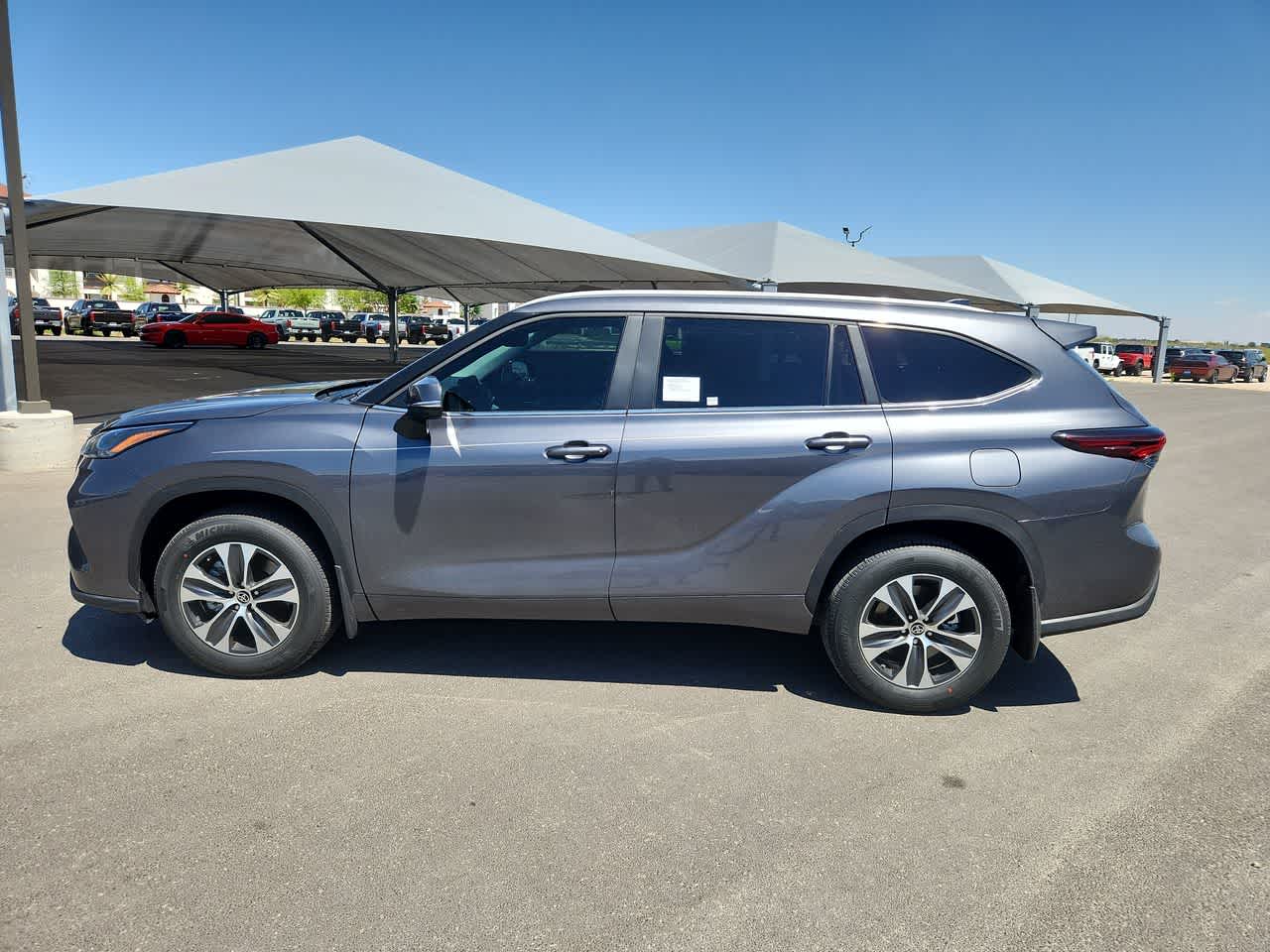 Thumbnail: 2024 Toyota Highlander - 11