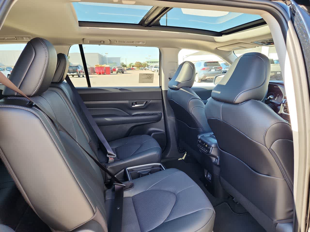 Thumbnail: 2026 Toyota Grand Highlander - 17