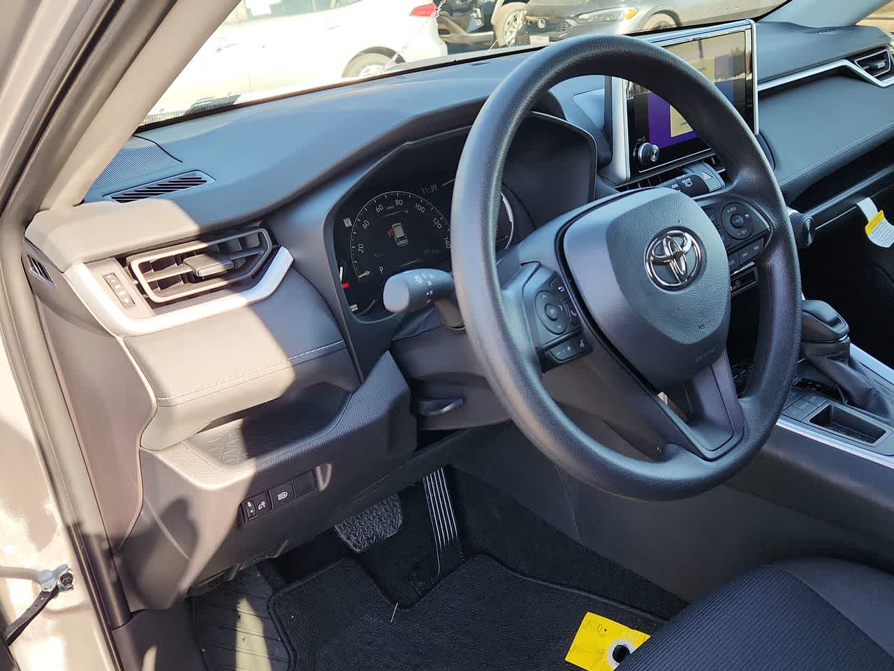 Thumbnail: 2025 Toyota RAV4 - 10