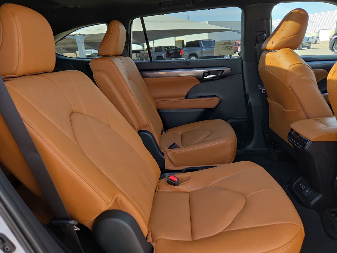 Thumbnail: 2026 Toyota Highlander - 17