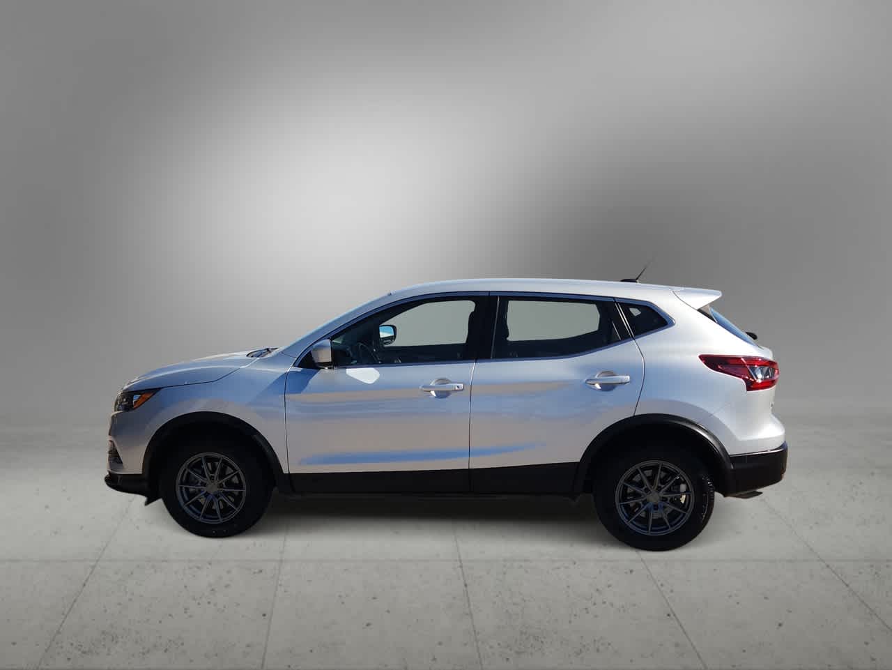 Thumbnail: 2020 Nissan Rogue Sport - 5