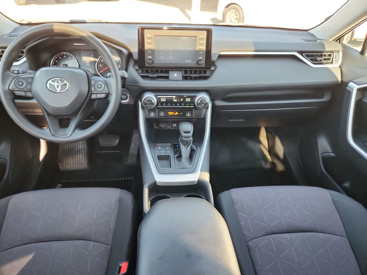 Thumbnail: 2019 Toyota RAV4 - 14
