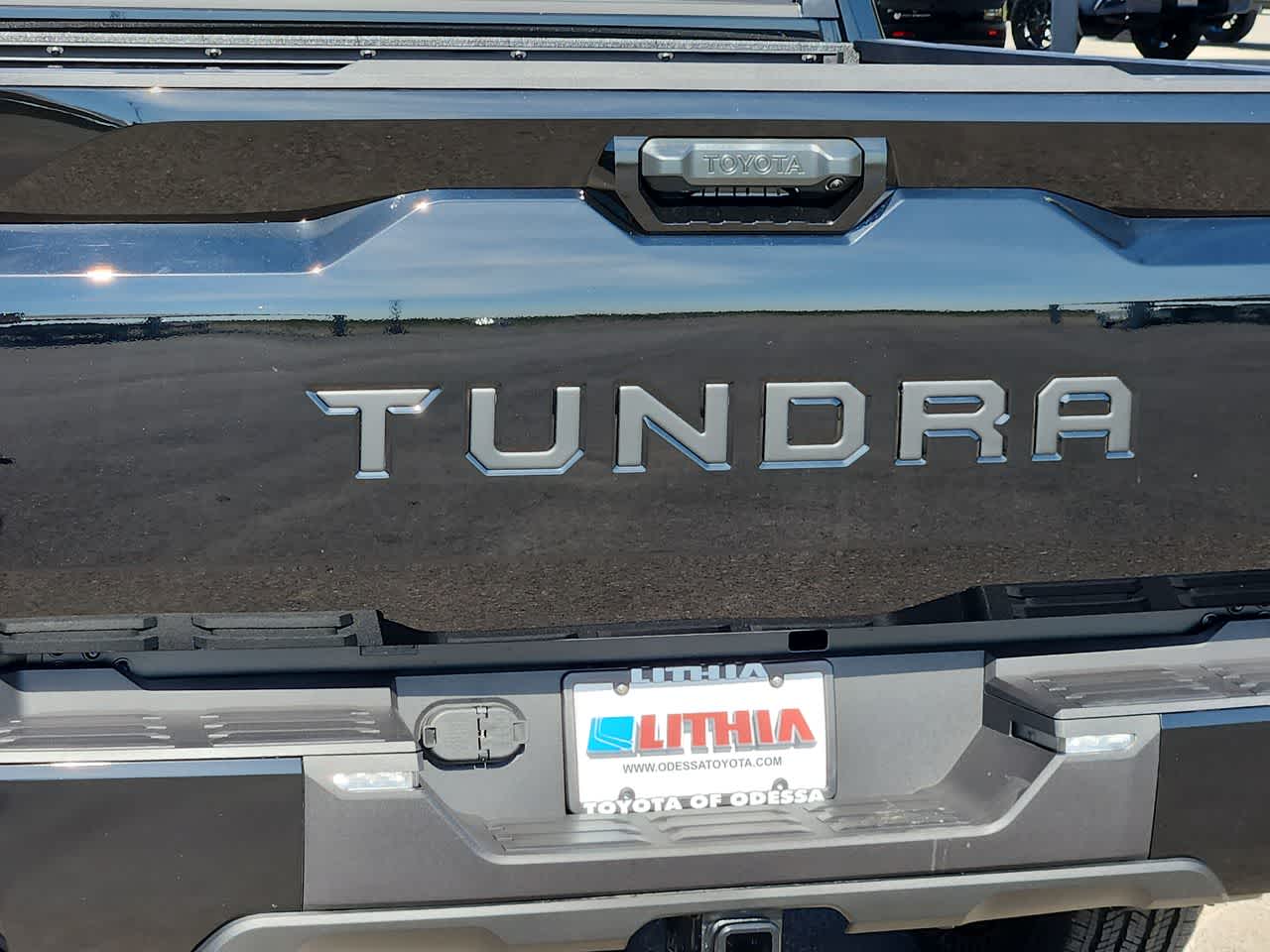 Thumbnail: 2025 Toyota Tundra - 11