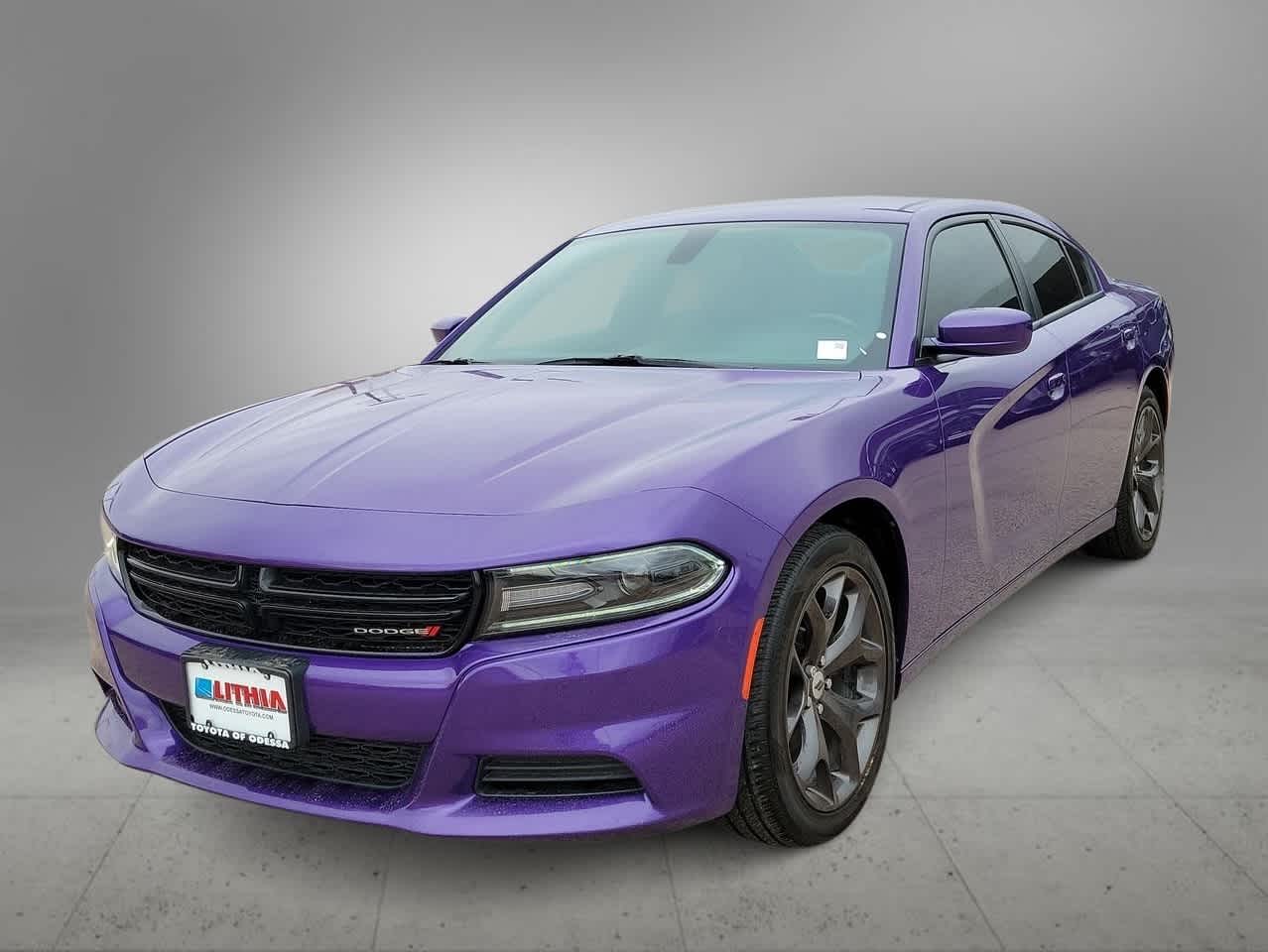 2019 Dodge Charger SXT Hero Image