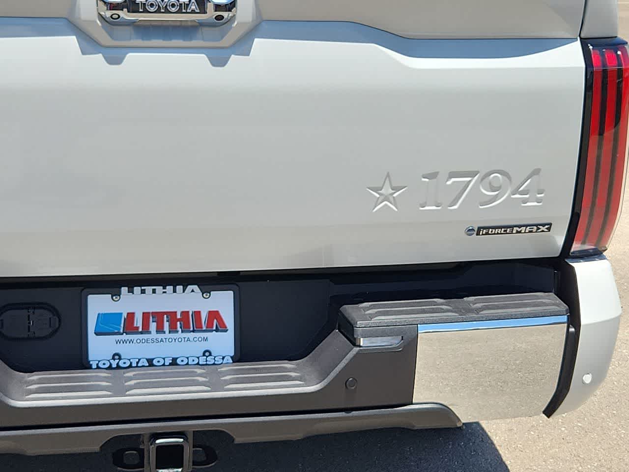 Thumbnail: 2025 Toyota Tundra - 11