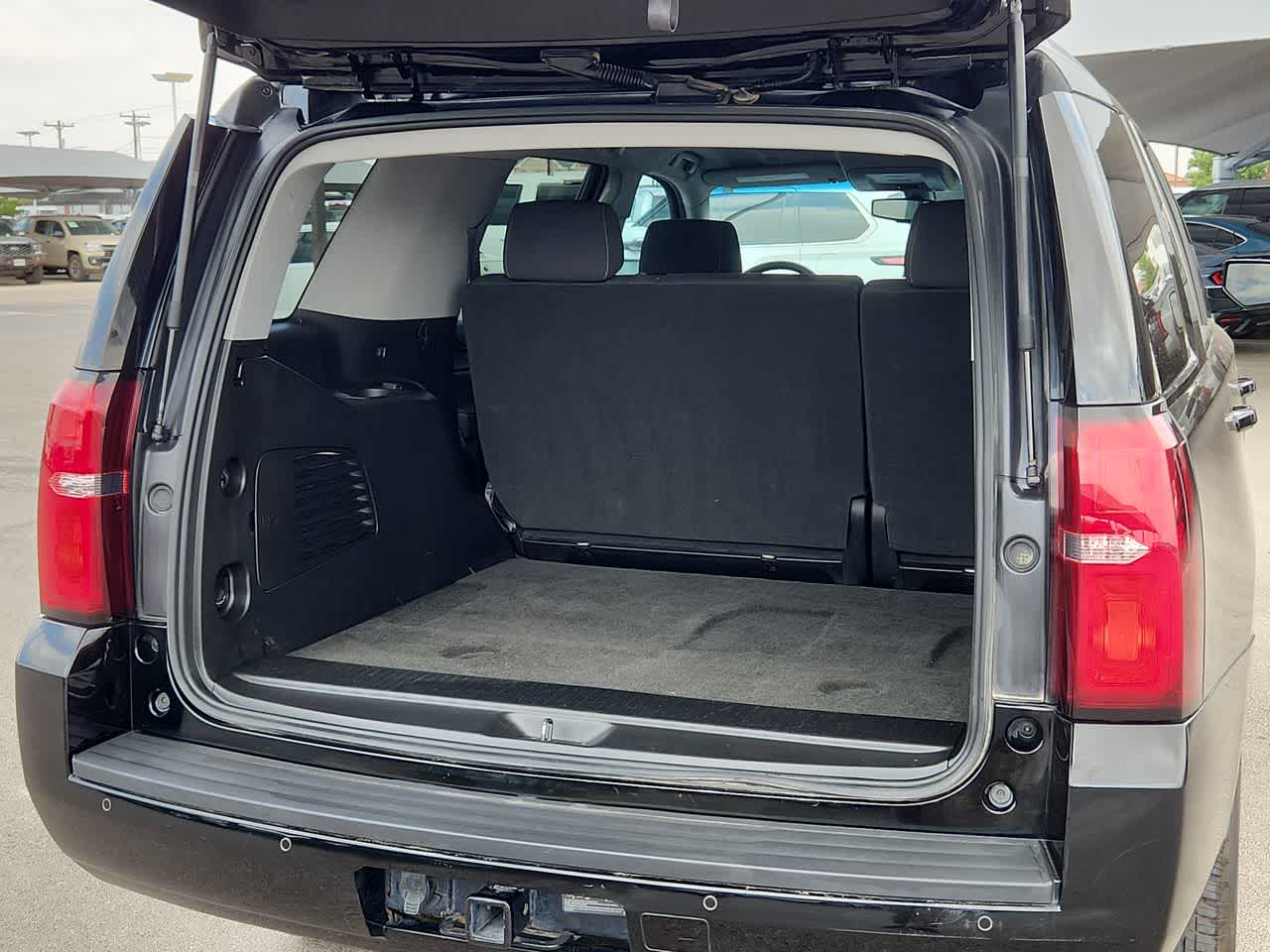 Thumbnail: 2018 Chevrolet Tahoe - 27