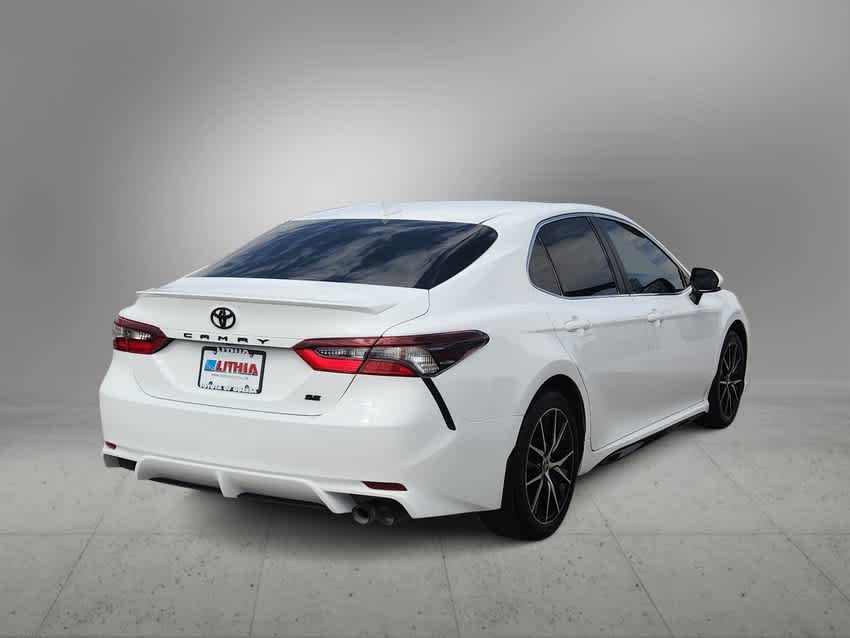 2022 Toyota Camry SE 8