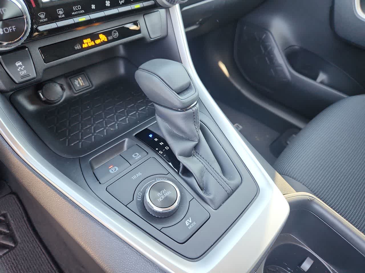 Thumbnail: 2025 Toyota RAV4 - 21