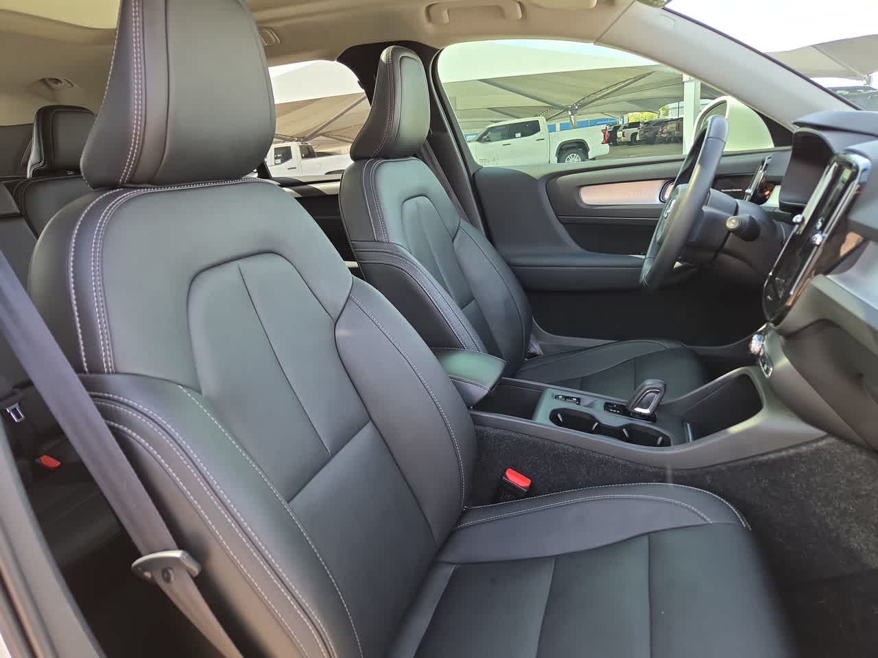 Thumbnail: 2021 Volvo XC40 - 18