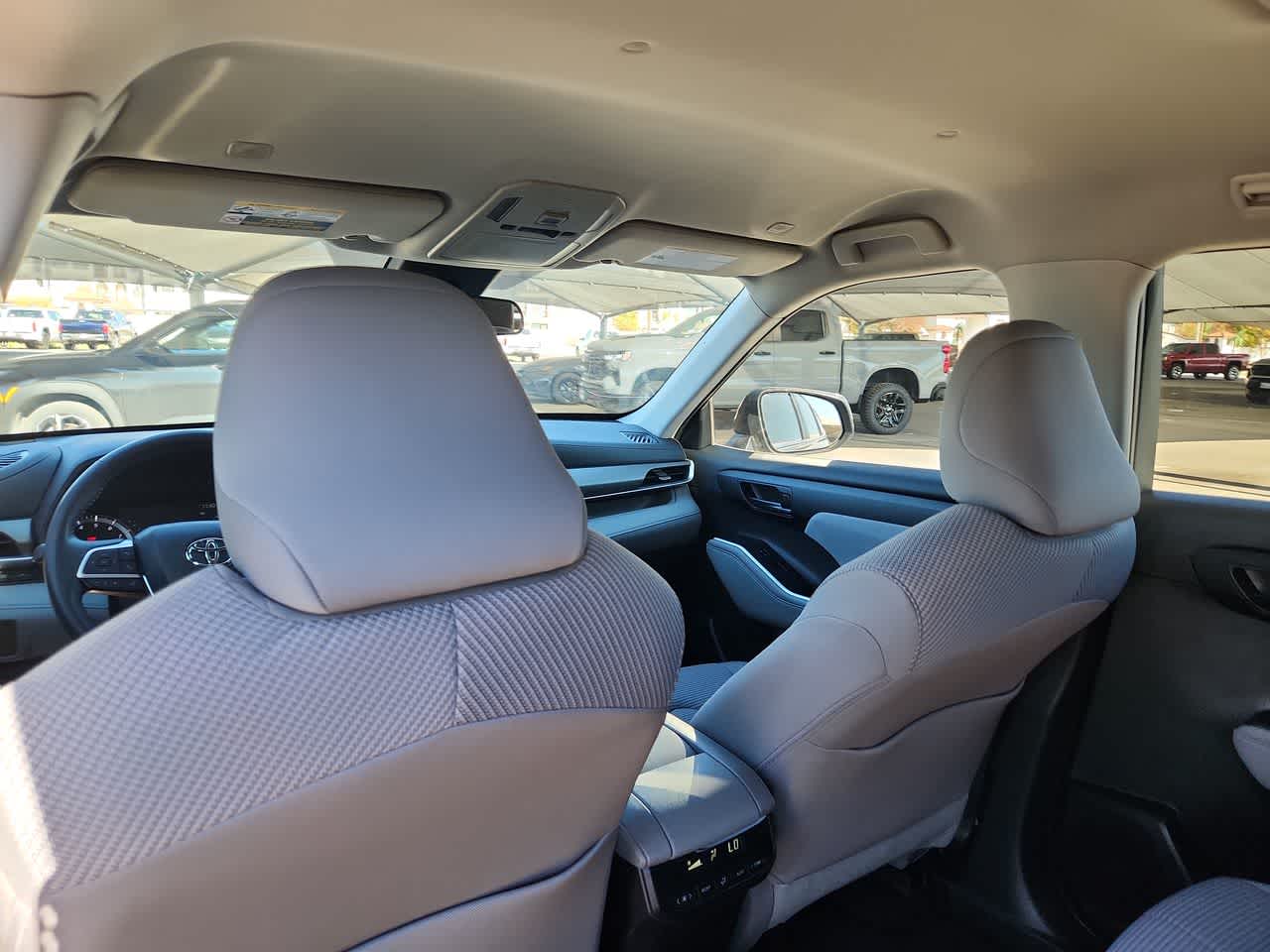 Thumbnail: 2023 Toyota Highlander - 16