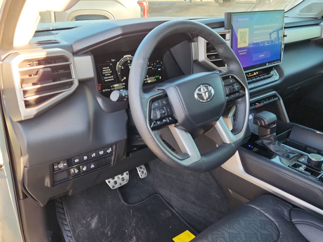 Thumbnail: 2023 Toyota Sequoia - 10