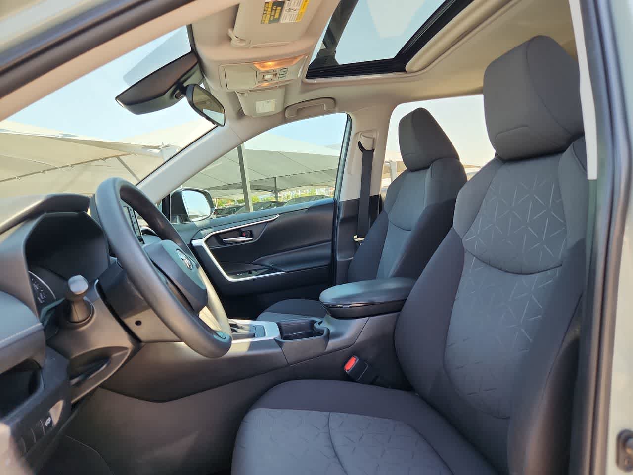 Thumbnail: 2020 Toyota RAV4 - 15