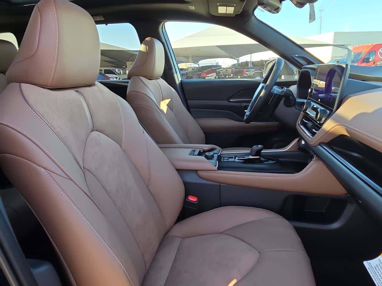 Thumbnail: 2026 Toyota Grand Highlander - 18