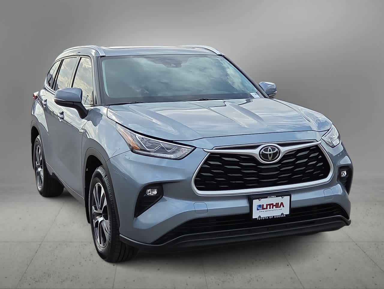 Thumbnail: 2021 Toyota Highlander - 3
