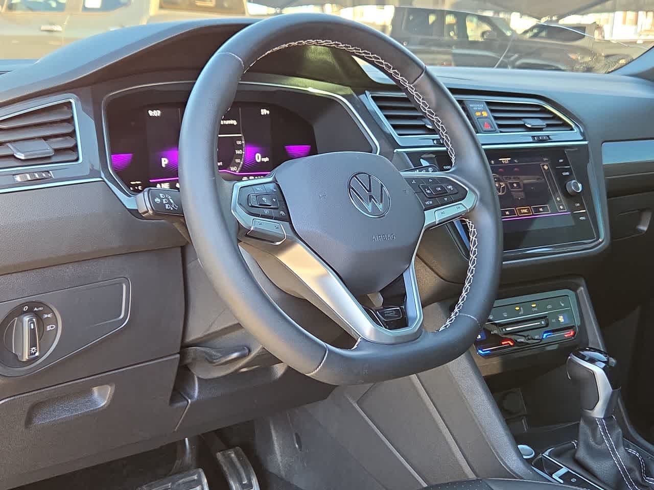 Thumbnail: 2023 Volkswagen Tiguan - 10