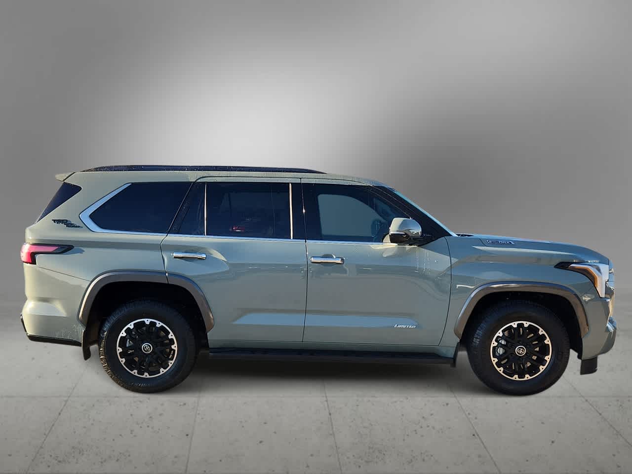 Thumbnail: 2023 Toyota Sequoia - 9