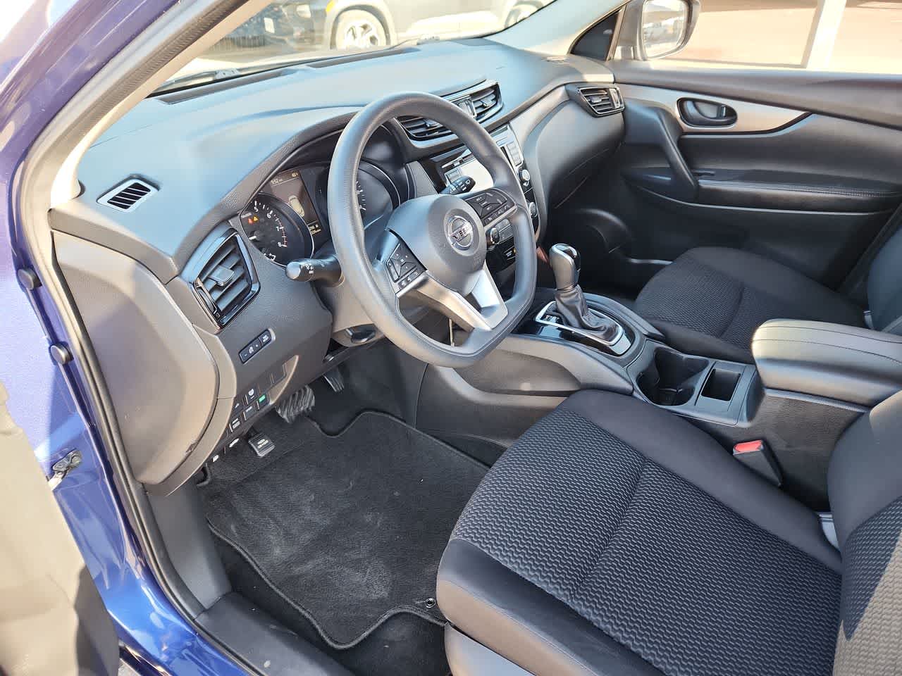 Thumbnail: 2022 Nissan Rogue Sport - 10