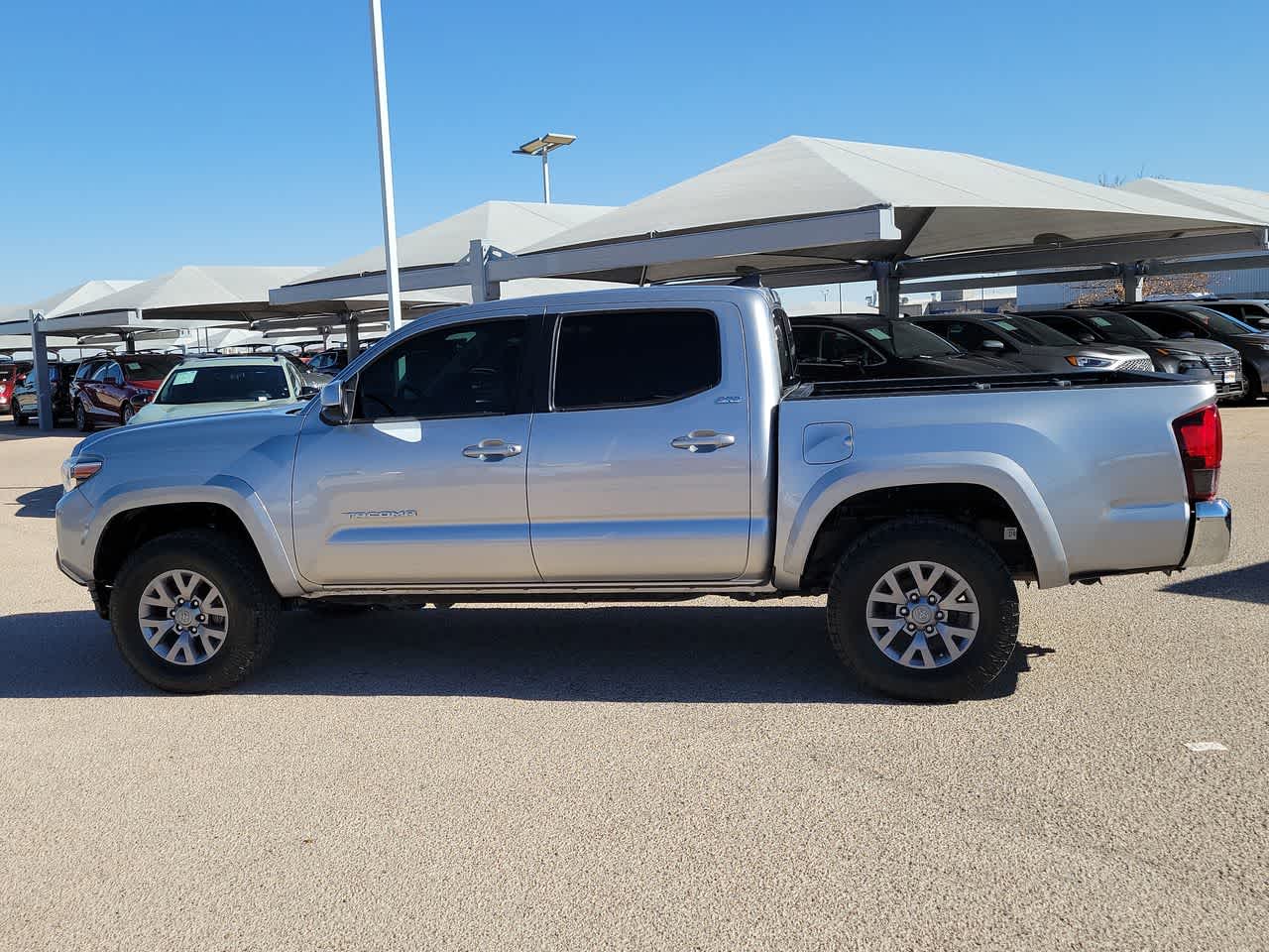 Thumbnail: 2019 Toyota Tacoma - 3