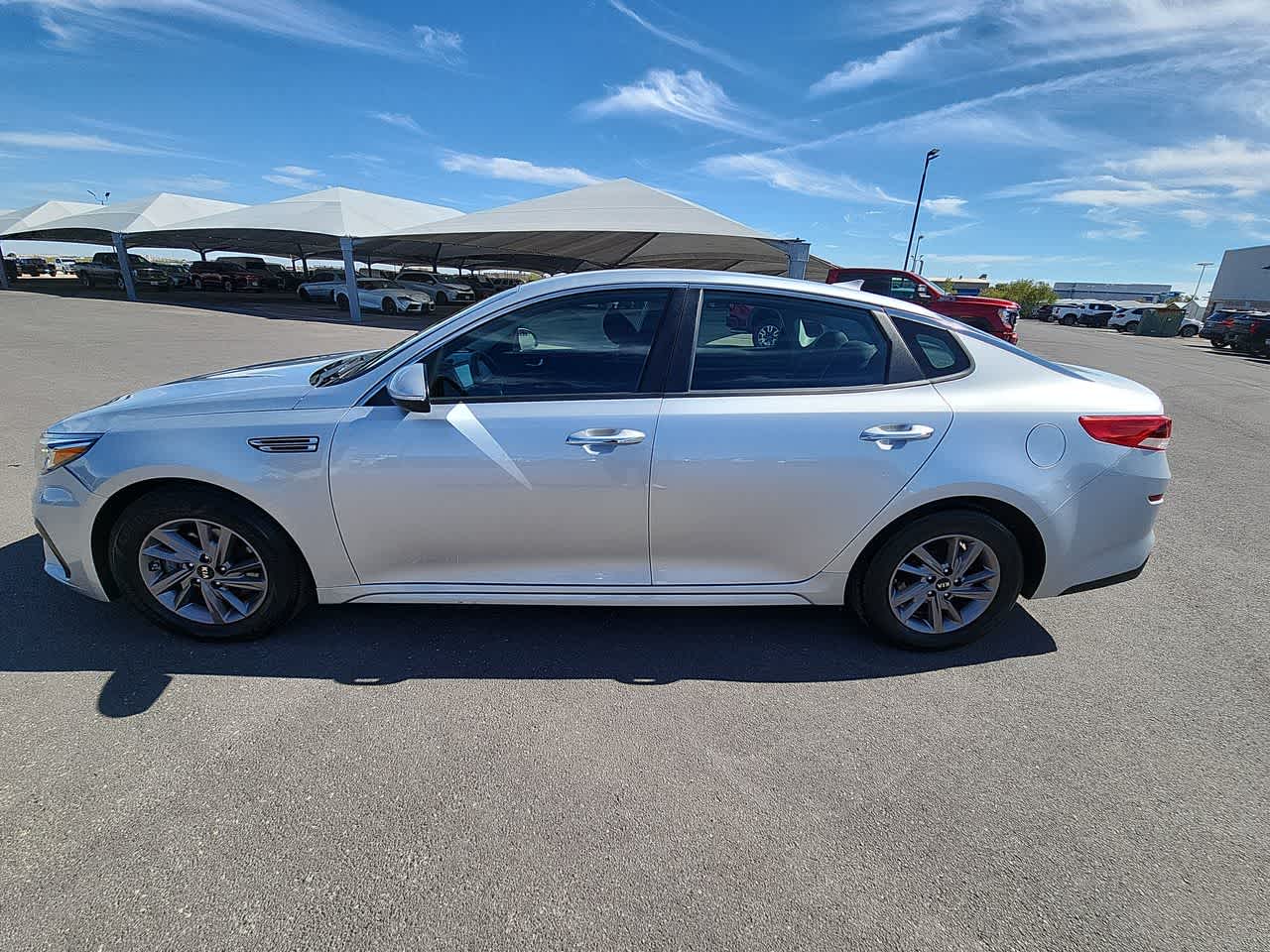 Thumbnail: 2020 Kia Optima - 11