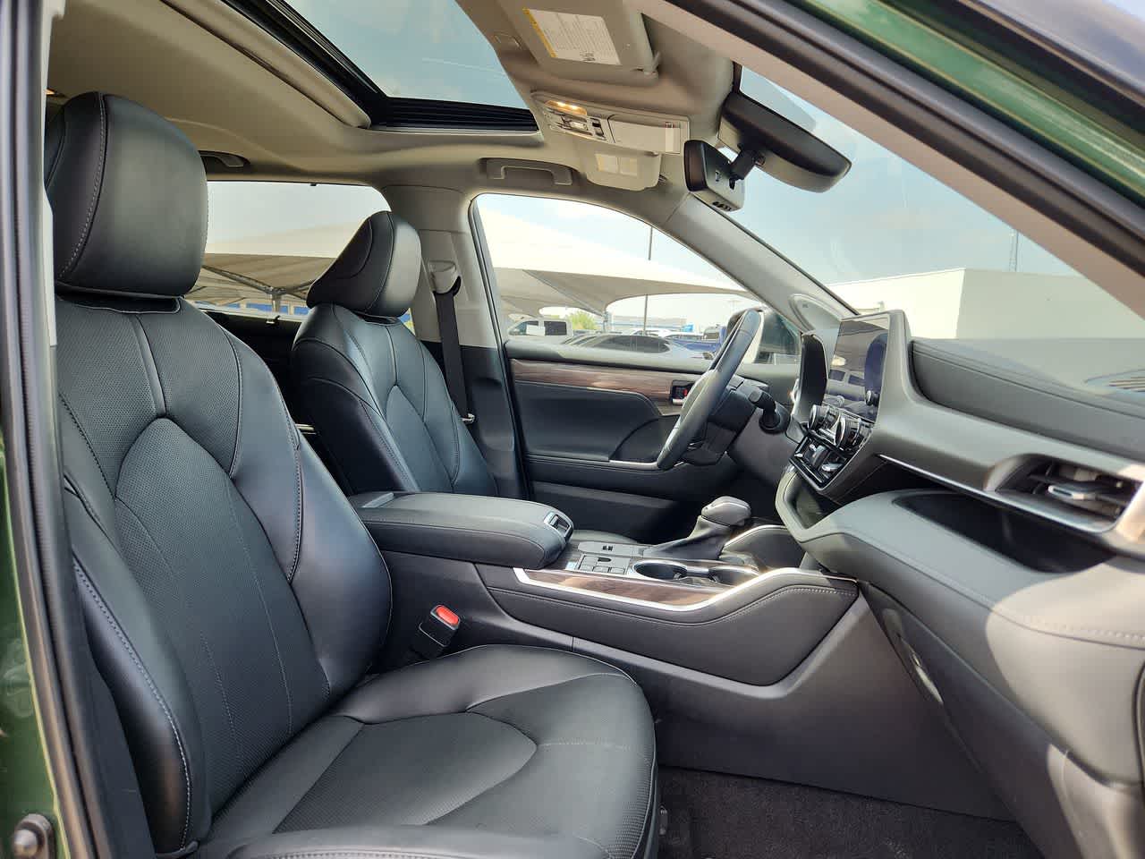 2023 Toyota Highlander Limited 22