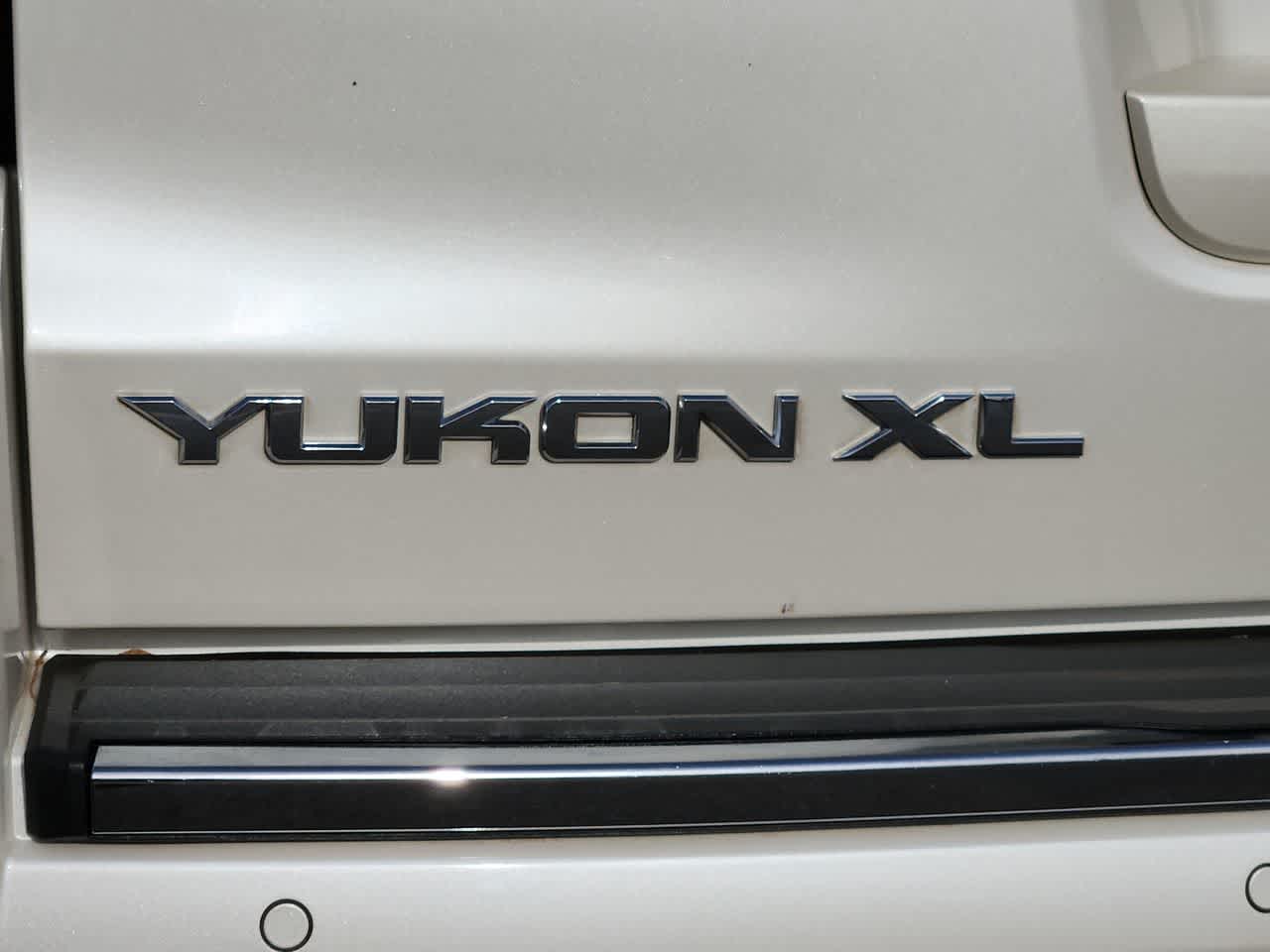 2015 GMC Yukon XL Denali 15