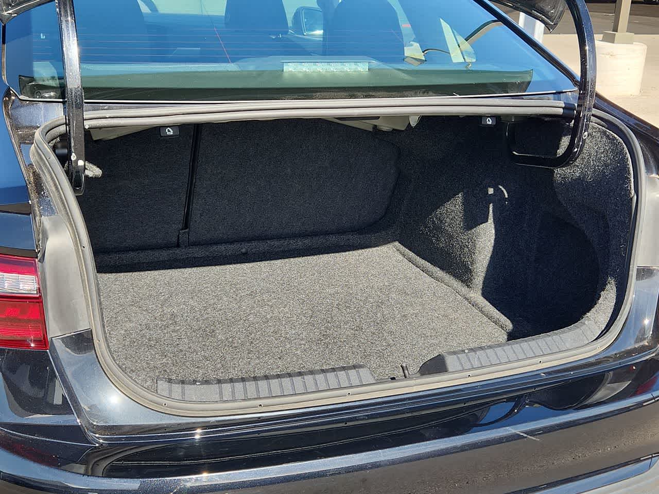 Thumbnail: 2024 Volkswagen Jetta - 23