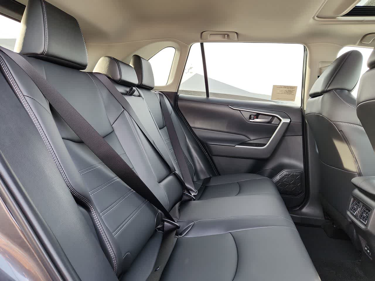 Thumbnail: 2025 Toyota RAV4 - 17