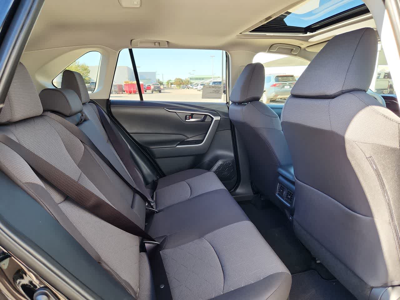 Thumbnail: 2025 Toyota RAV4 - 17